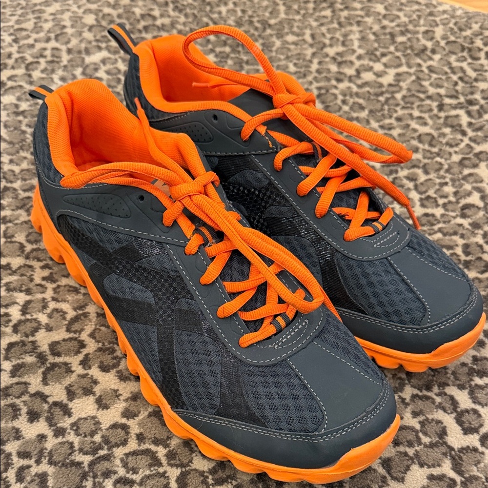 STARTER Men's Athletic Shoes in Dark Gray and Orange US size 12 NWOT LOOK!